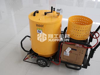 瀝青灌縫機(jī)廠家迎合路面養(yǎng)護(hù)需求，適應(yīng)市場(chǎng)變化