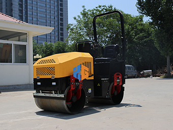 小型壓路機(jī)都有哪些特點呢？