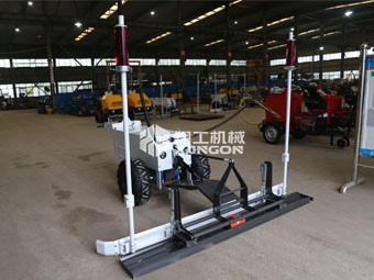 客戶廠房施工，小型激光整平機(jī)助“一臂之力”