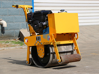 適合公路養(yǎng)護(hù)的小型壓路機(jī)真的挺不錯！