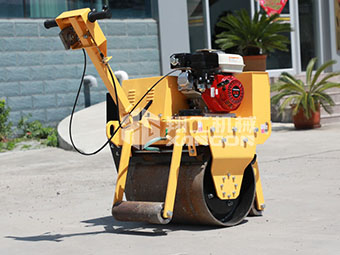 為什么別人家小型壓路機(jī)長壽？秘訣在這里！