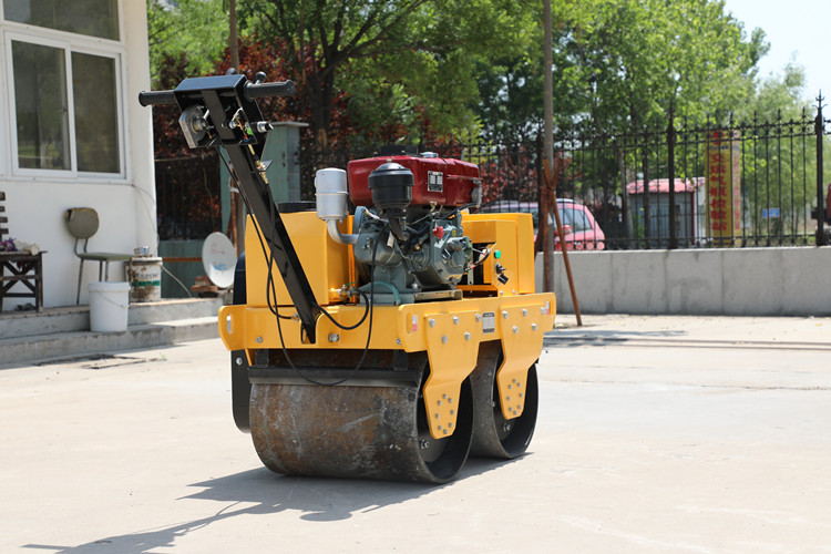 為什么小型壓路機會漏油？該如何解決？