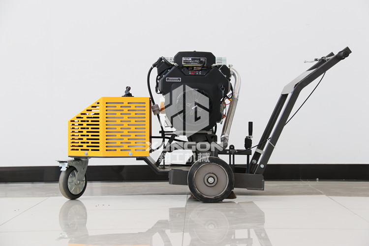 防護工作不可少，路面開槽機使用安全記心上