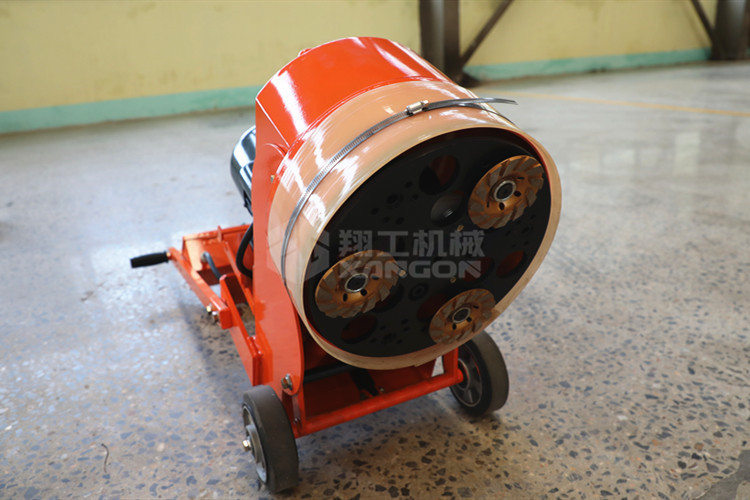 選購(gòu)地坪研磨機(jī)，除了質(zhì)量外，這一點(diǎn)也很重要