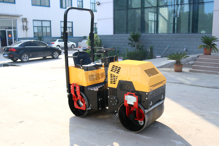 不容錯(cuò)過的技術(shù)干貨——小型壓路機(jī)平安?？考记? title=