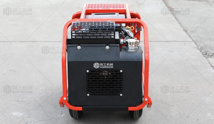 液壓動力站自帶散熱器，可持久工作